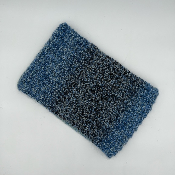 Blue, variegated cowl, hand knit. - Picture 6 of 8